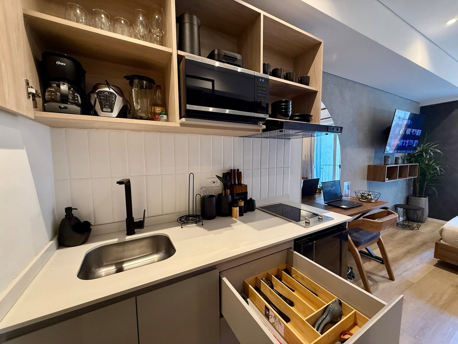 Cocina equipada del estudio en Laureles